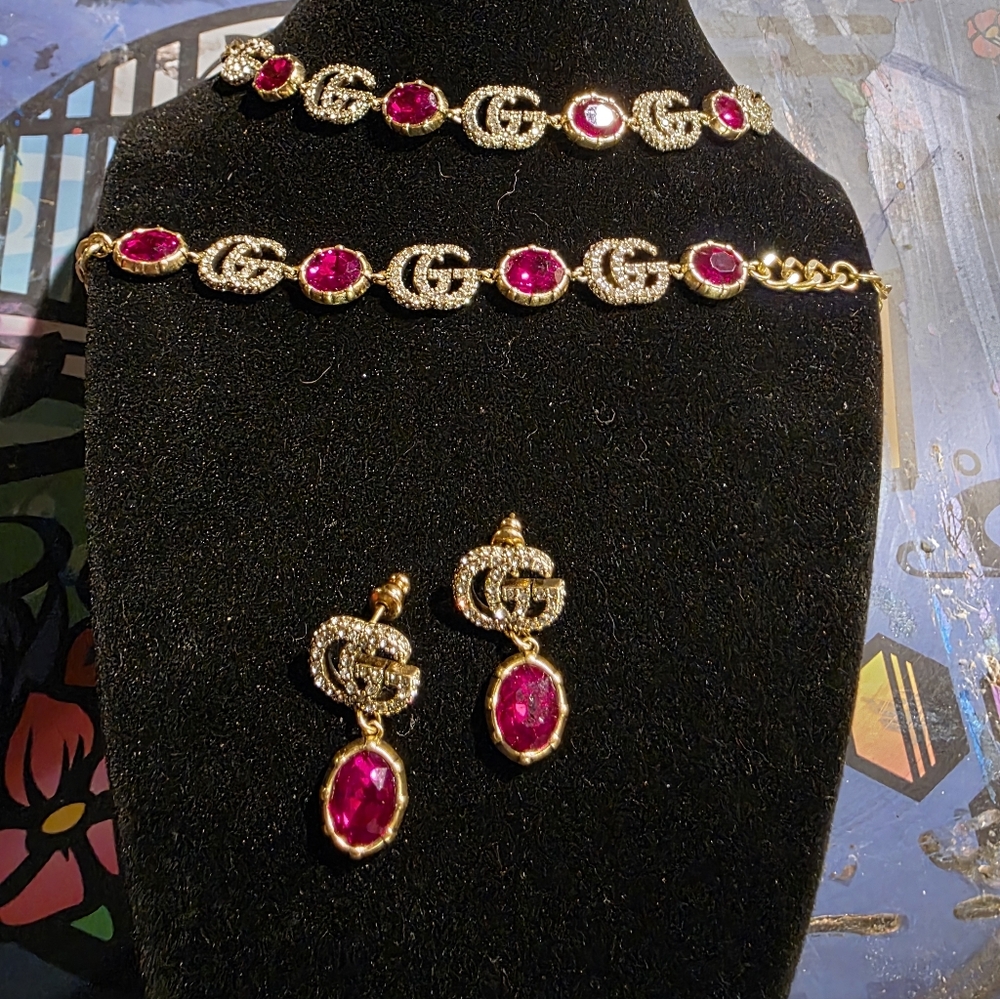 USED...Gucci Gold Bracelet with Red Gemstones - Picture 4 of 4